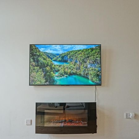 Soak Up The Light At A Soothing, Stylish Apartment In Swansea Marina Dış mekan fotoğraf