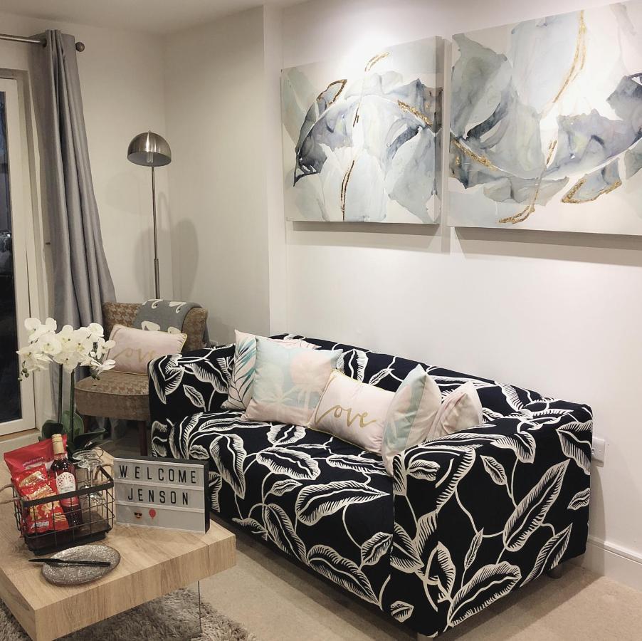 Soak Up The Light At A Soothing, Stylish Apartment In Swansea Marina Dış mekan fotoğraf
